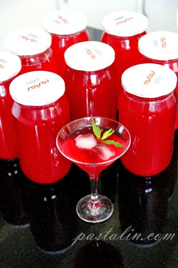 Zobo (Hibiscus Drink)